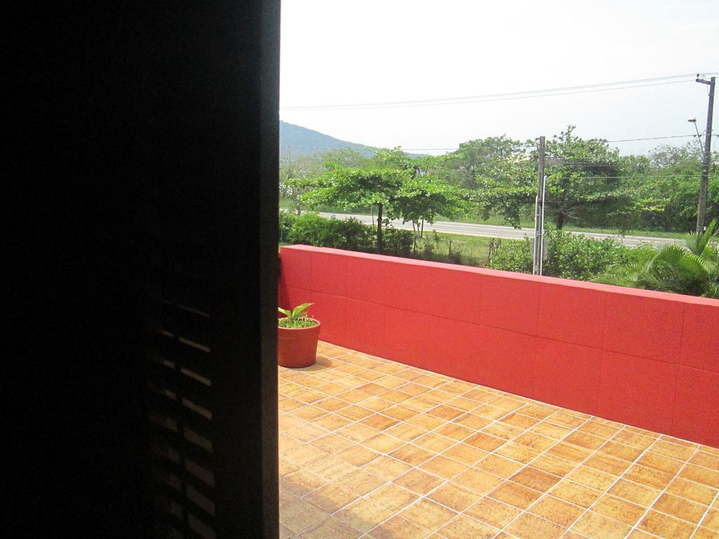 Ubatuba Surf Hostel, Apenas A 60 Metros Da Praia Da Lagoinha! Oda fotoğraf